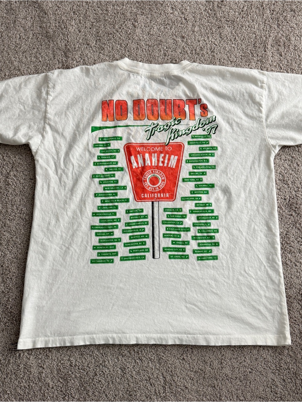 No Doubt Tragic Kingdom Tour ’97 Graphic T Shirt White Oversized 22” x 25.5” - Picture 2 of 8